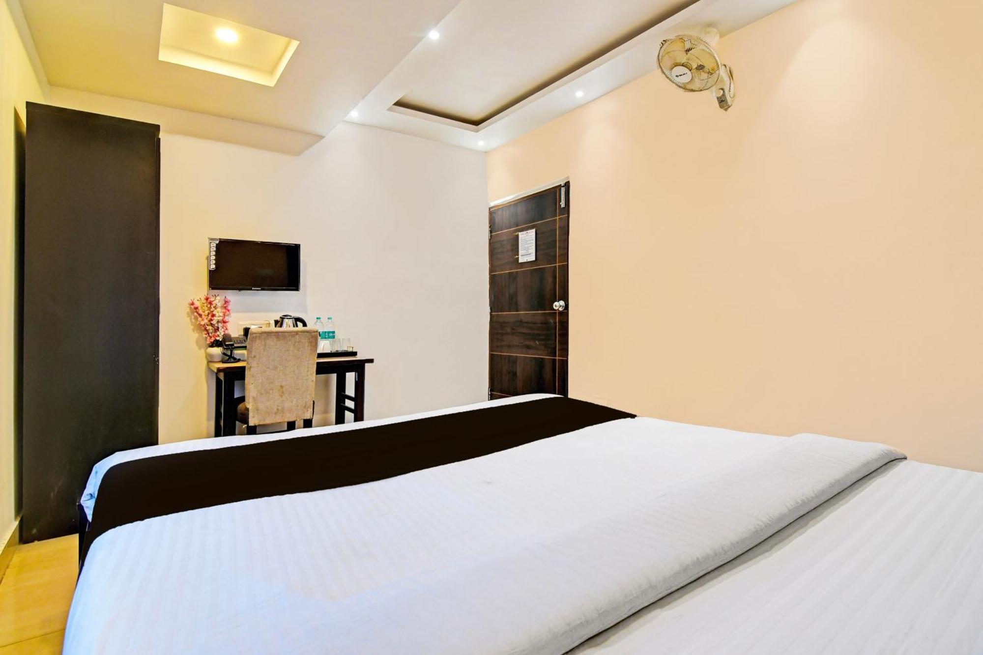Super Hotel O Baguiati Nager Bazaar Esterno foto