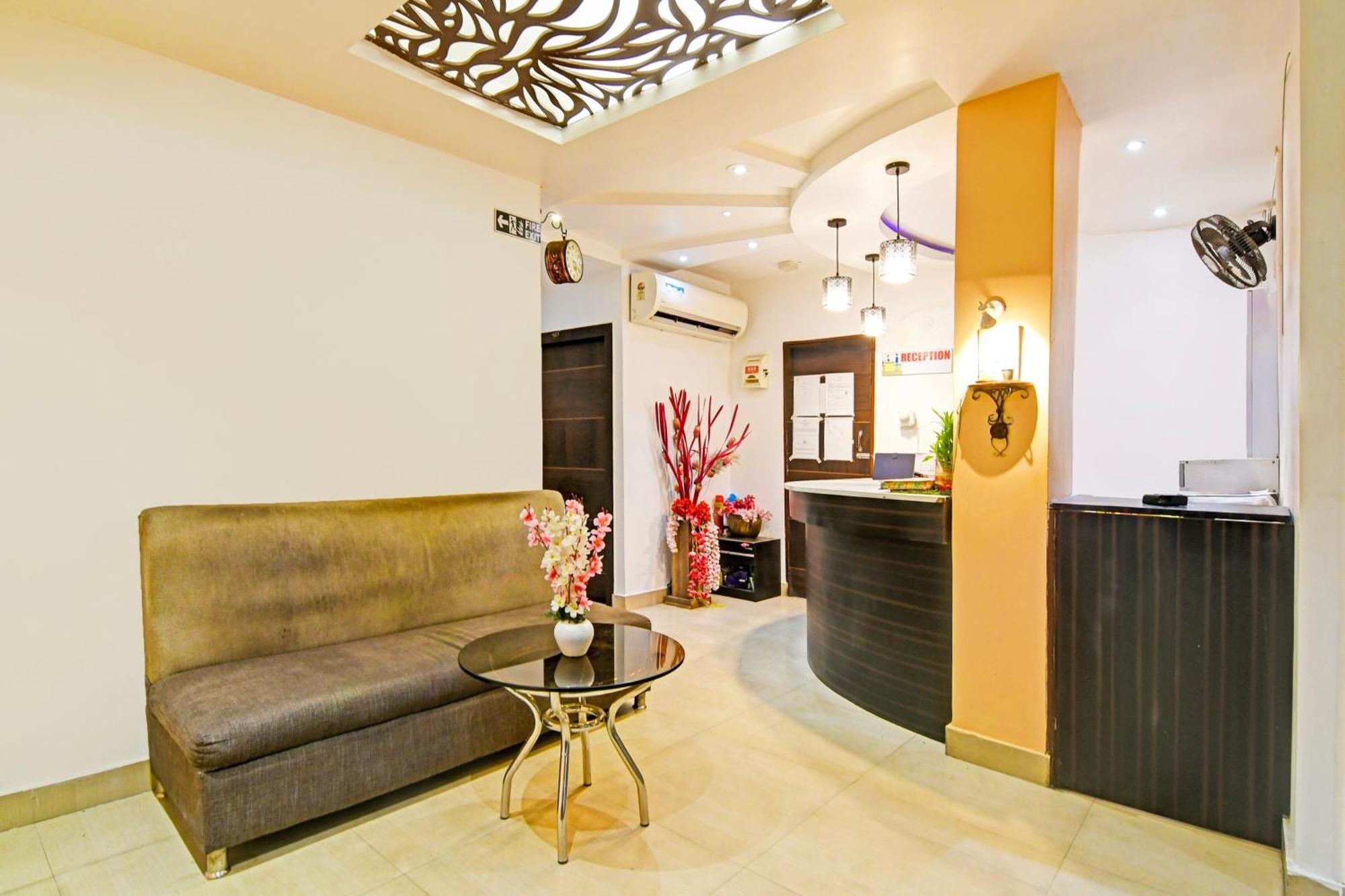 Super Hotel O Baguiati Nager Bazaar Esterno foto