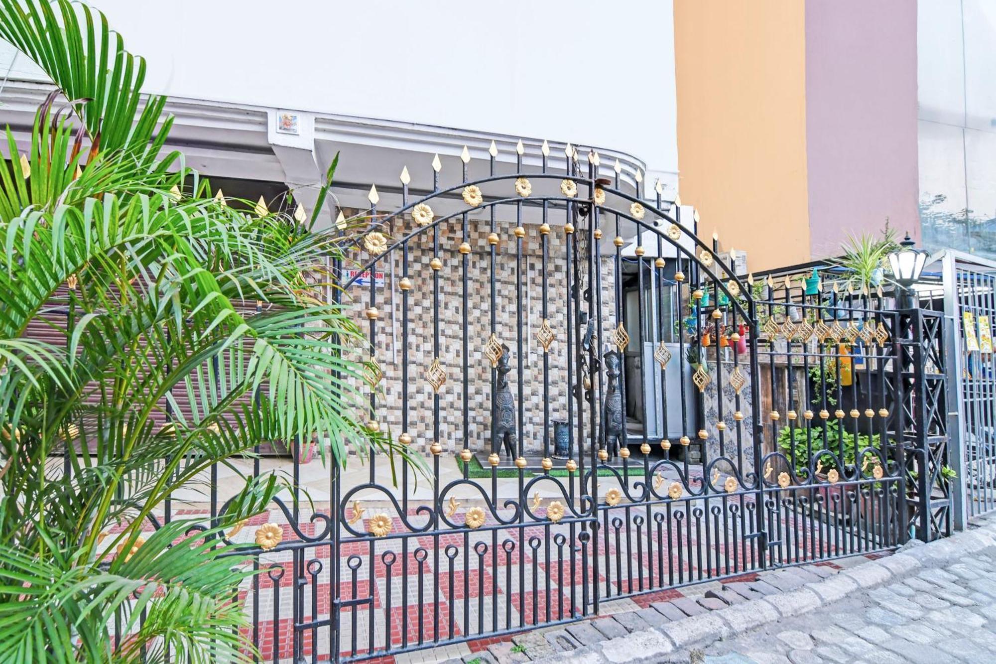 Super Hotel O Baguiati Nager Bazaar Esterno foto